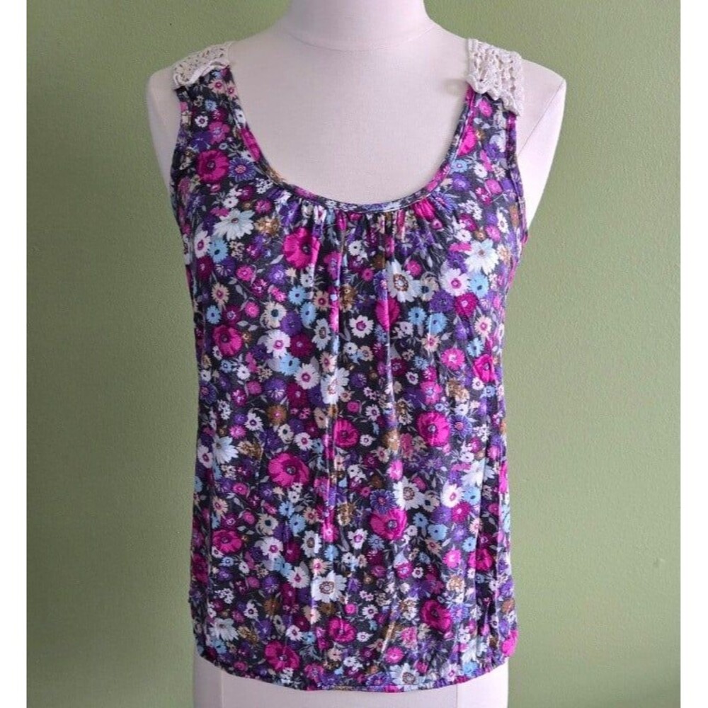 Soprano Floral Tank Top with Lacy Back Size Medium
